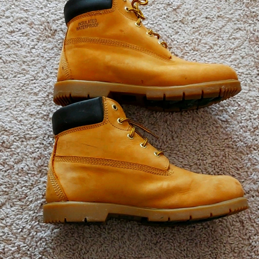 Shoes - Picture 3 of 4